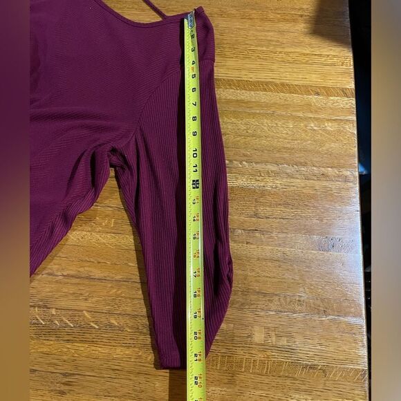 Maurices Women’s Burgundy Top Size 2 - Picture 10 of 13